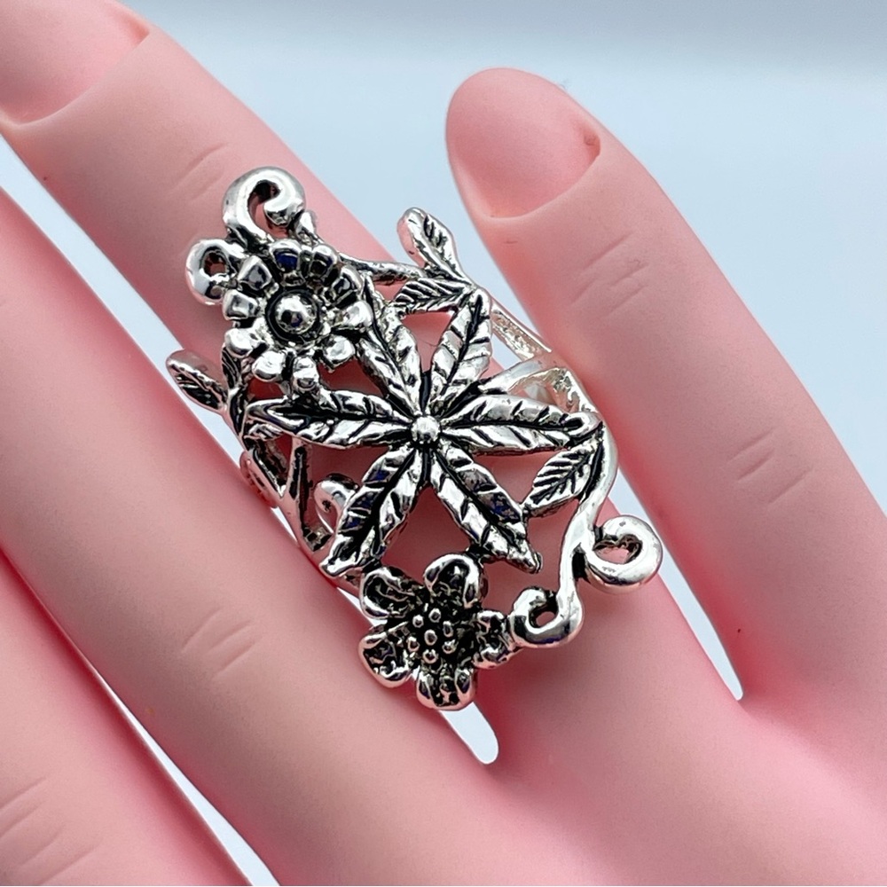 Vintage Inspired Silver Floral Filigree Statement Ring Size 5.5 Bold